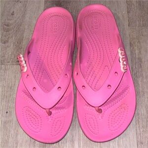 pink crocs sandals !